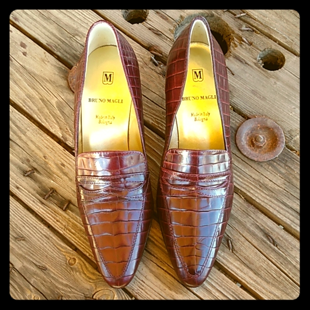 New Bruno Magli Embossed sz 7.5 Heels